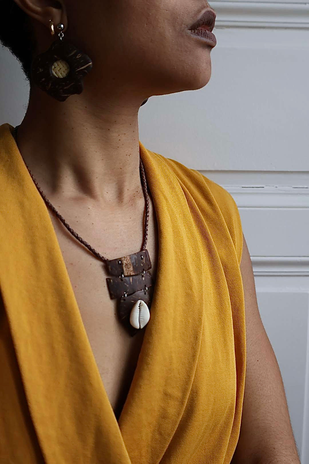 Collier mixte naturel en bois de noix de coco - HELLBOURG