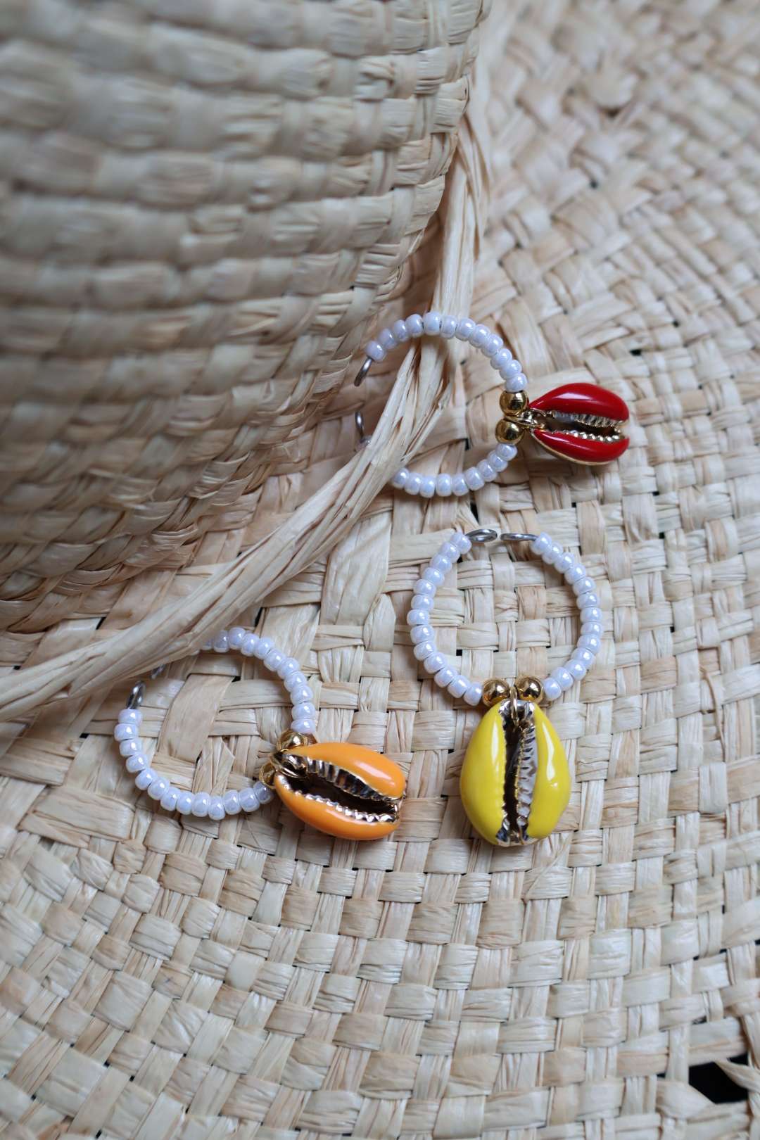 Bagues ajustables avec coquillages en résine - CAURIS (doré)