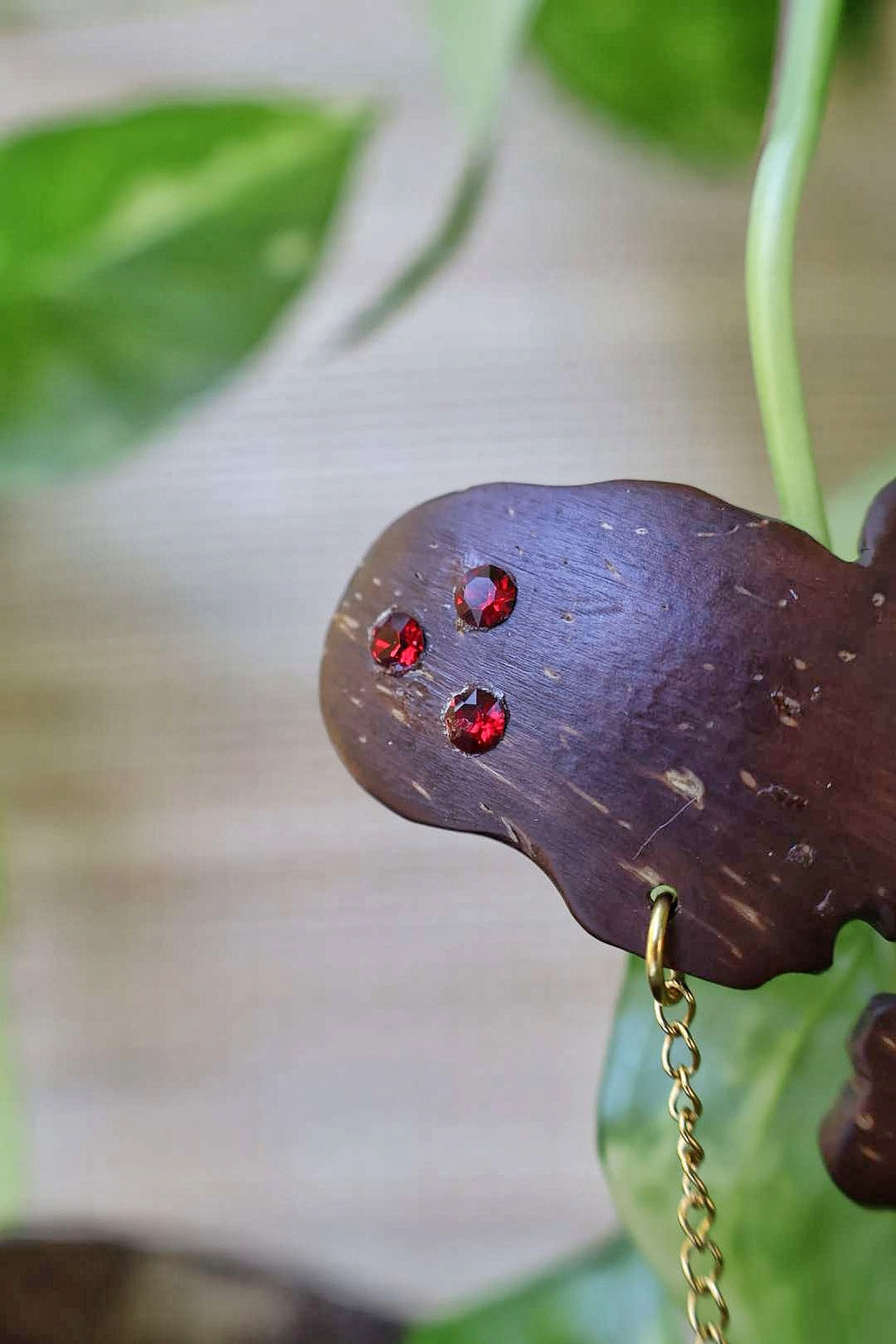 Broche naturelle en noix de coco - MARTINIQUE